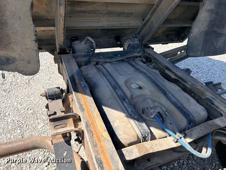 image for item DU1533 2002 Ford F-350 chipper truck