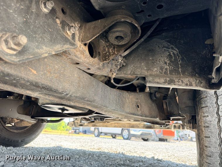image for item DU1533 2002 Ford F-350 chipper truck