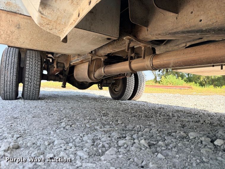 image for item DU1533 2002 Ford F-350 chipper truck