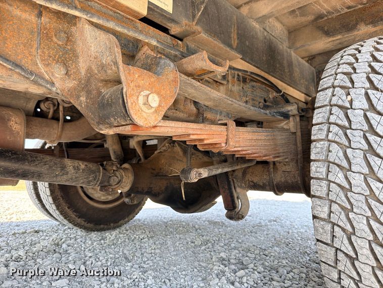 image for item DU1533 2002 Ford F-350 chipper truck