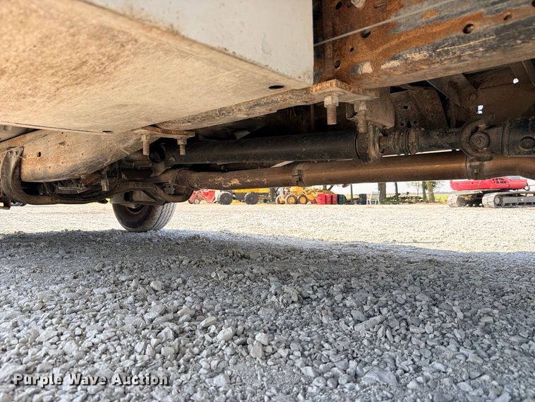image for item DU1533 2002 Ford F-350 chipper truck