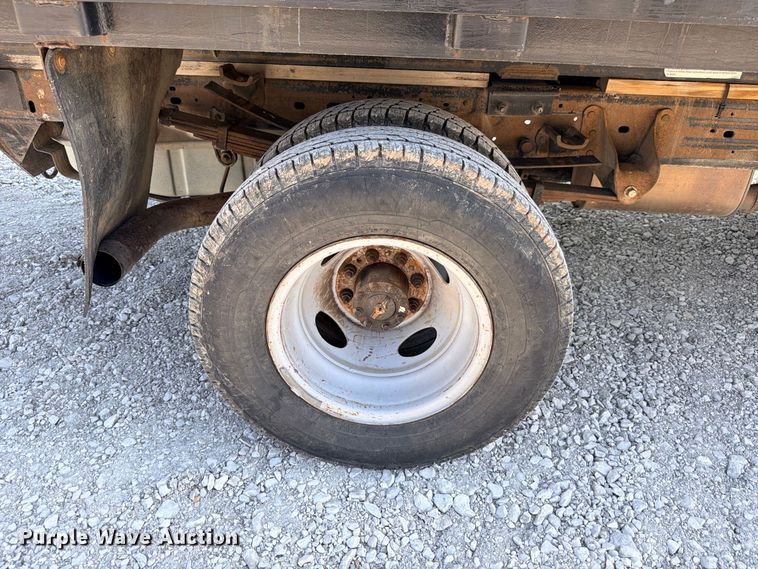 image for item DU1533 2002 Ford F-350 chipper truck