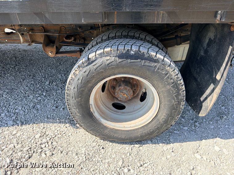 image for item DU1533 2002 Ford F-350 chipper truck