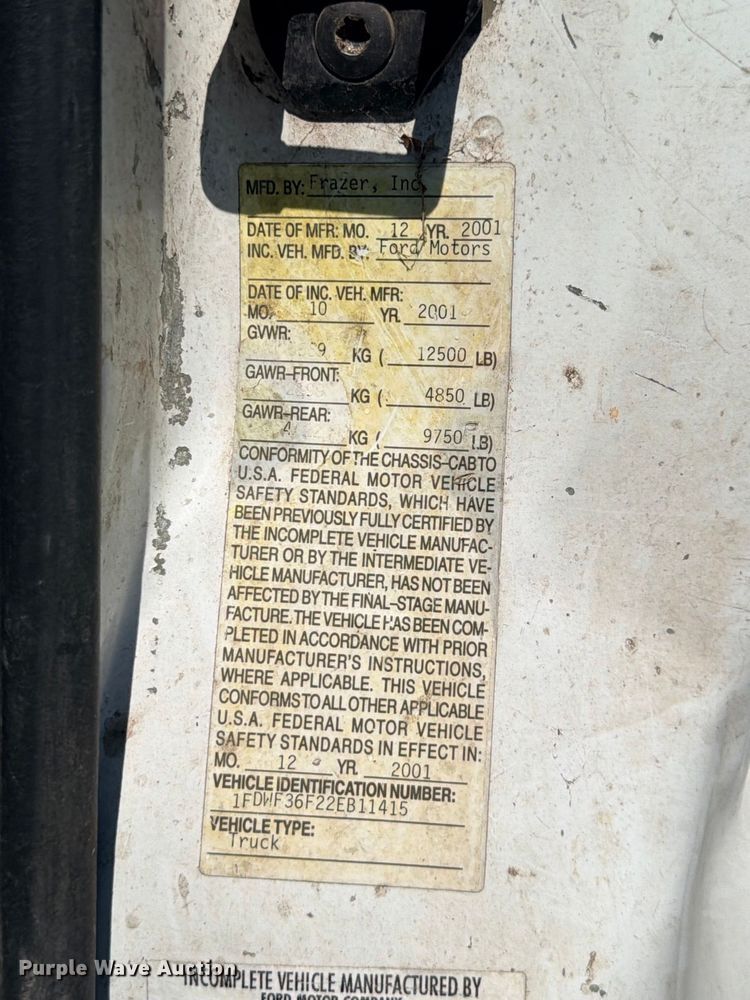 image for item DU1533 2002 Ford F-350 chipper truck