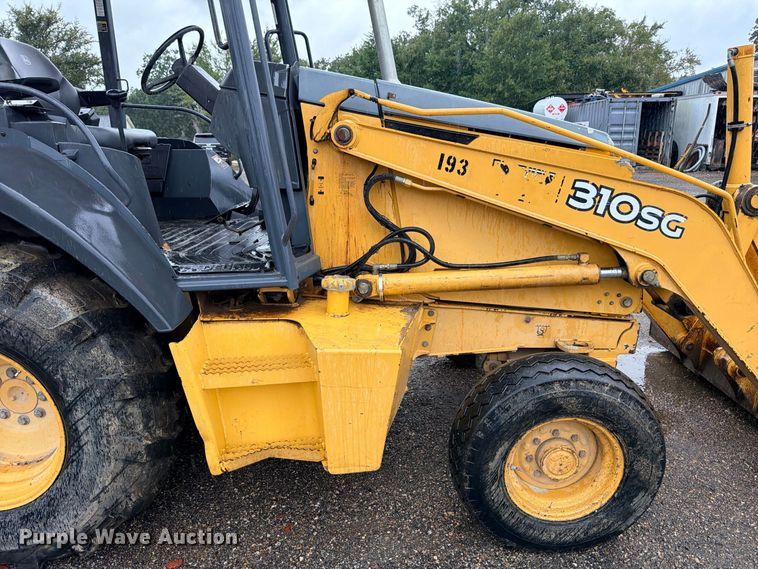 image for item DU1547 2006 John Deere 310SG backhoe