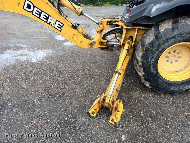 image for item DU1547 2006 John Deere 310SG backhoe