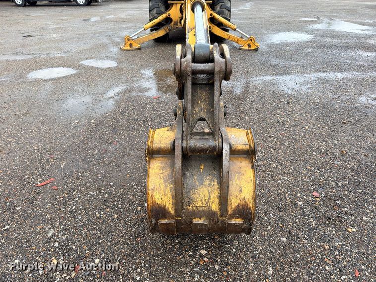 image for item DU1547 2006 John Deere 310SG backhoe