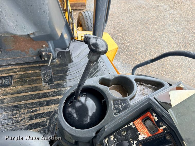 image for item DU1547 2006 John Deere 310SG backhoe
