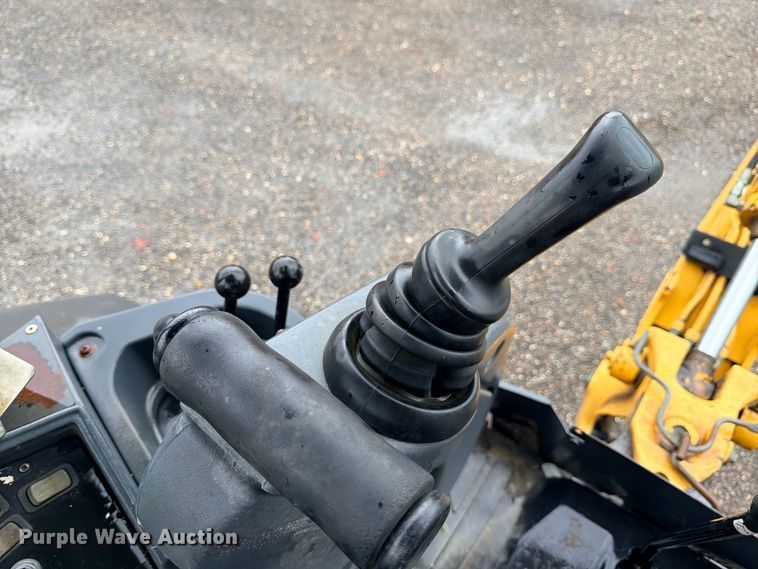 image for item DU1547 2006 John Deere 310SG backhoe