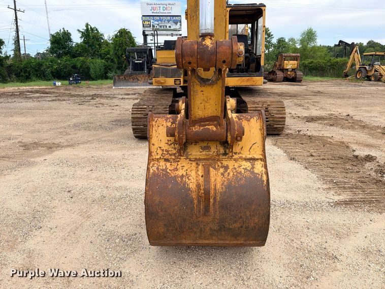 image for item DU1549 1990 Caterpillar EL240B excavator