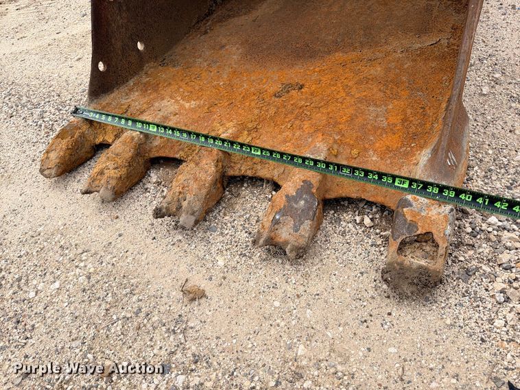 image for item DU1549 1990 Caterpillar EL240B excavator