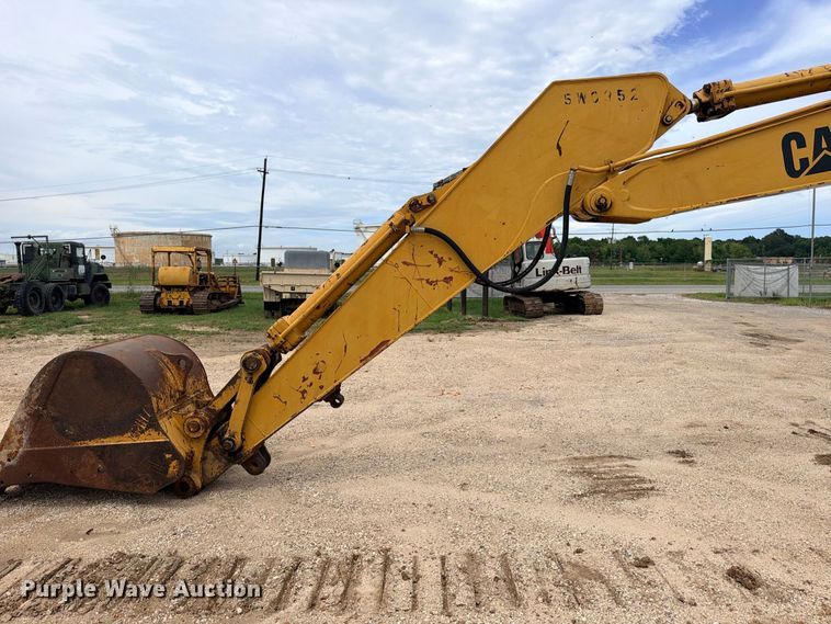 image for item DU1549 1990 Caterpillar EL240B excavator