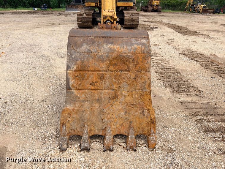 image for item DU1549 1990 Caterpillar EL240B excavator