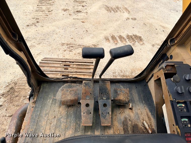 image for item DU1549 1990 Caterpillar EL240B excavator