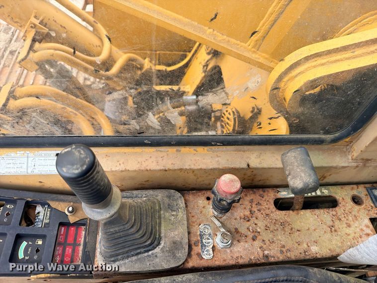 image for item DU1549 1990 Caterpillar EL240B excavator