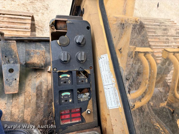 image for item DU1549 1990 Caterpillar EL240B excavator