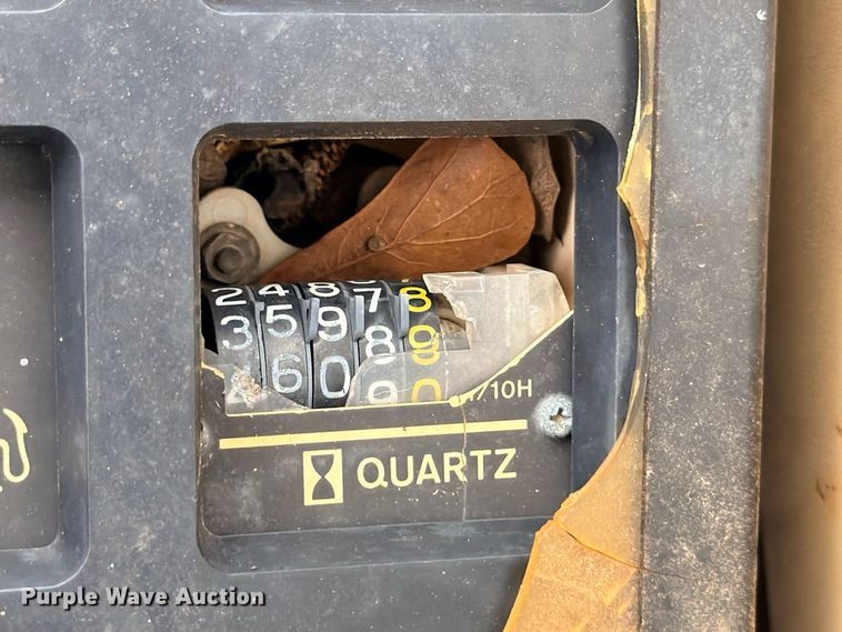 image for item DU1549 1990 Caterpillar EL240B excavator