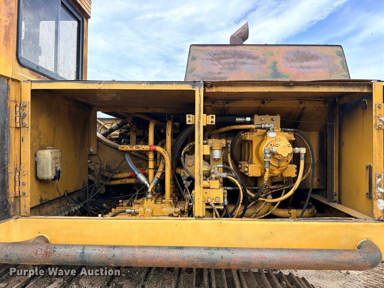 image for item DU1549 1990 Caterpillar EL240B excavator