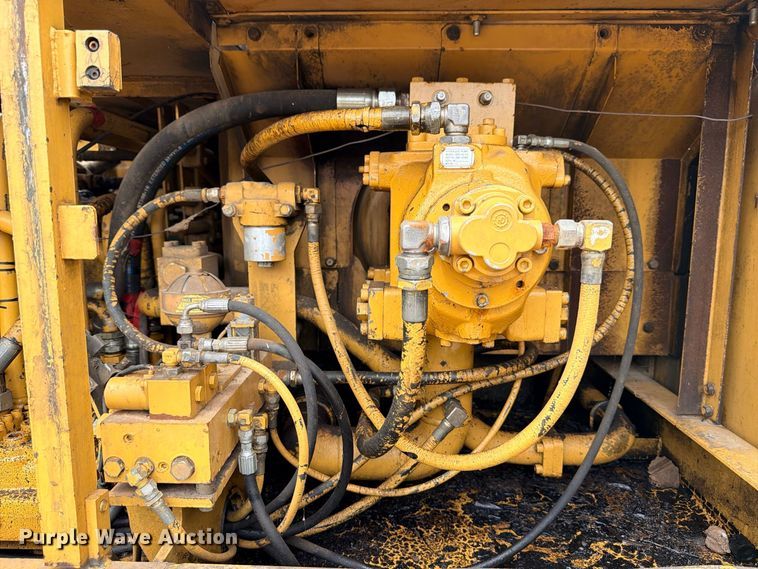 image for item DU1549 1990 Caterpillar EL240B excavator