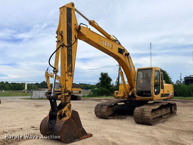 1999 John Deere 200LC excavator