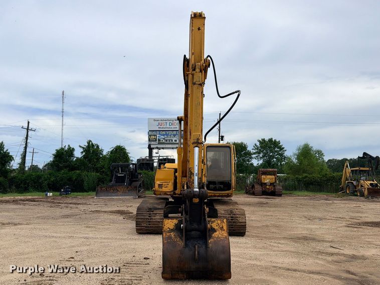 image for item DU1550 1999 John Deere 200LC excavator