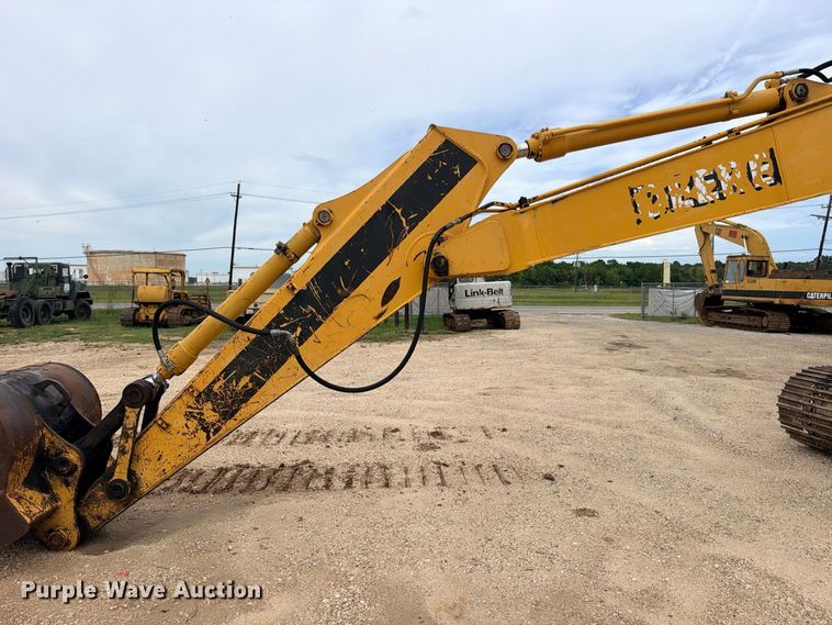 image for item DU1550 1999 John Deere 200LC excavator