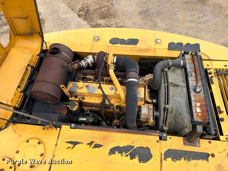 image for item DU1550 1999 John Deere 200LC excavator