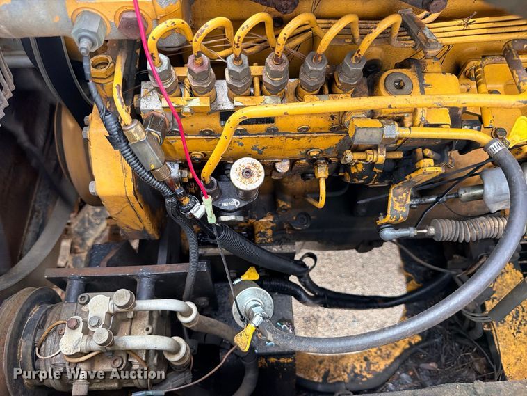 image for item DU1550 1999 John Deere 200LC excavator