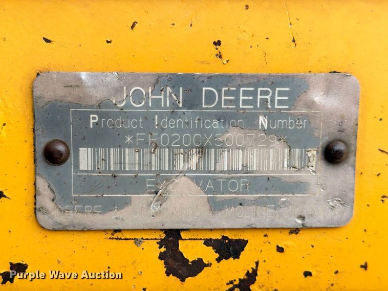 image for item DU1550 1999 John Deere 200LC excavator