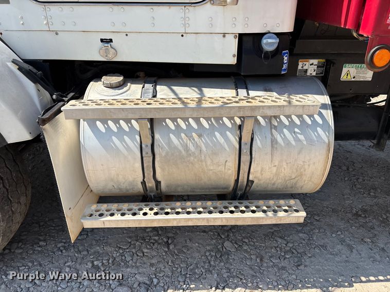 image for item DU6335 2016 Kenworth T800 dump truck