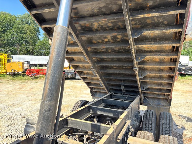 image for item DU6335 2016 Kenworth T800 dump truck