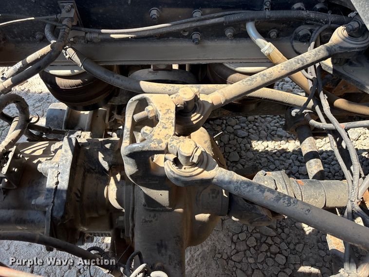 image for item DU6335 2016 Kenworth T800 dump truck