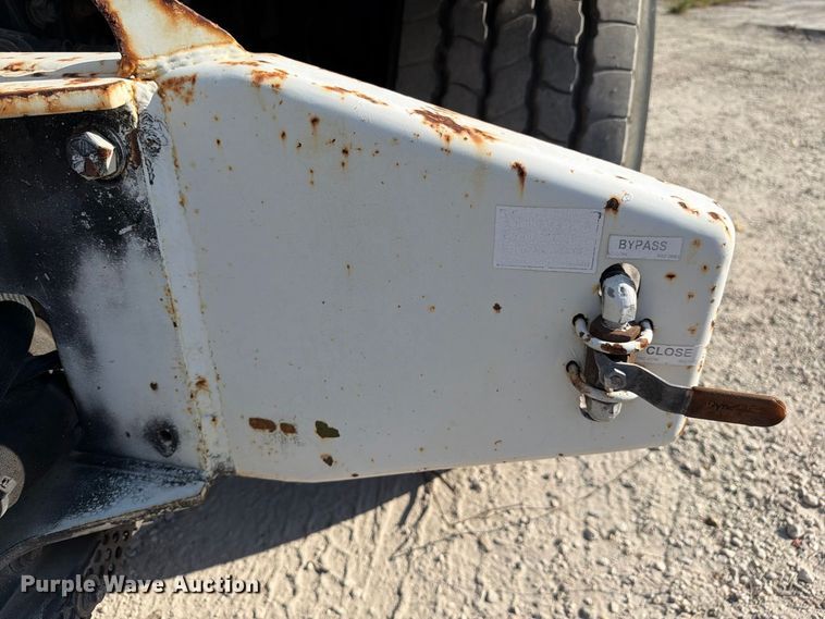 image for item DV7311 2003 Sterling Truck L7500 Series sewer jetter truck
