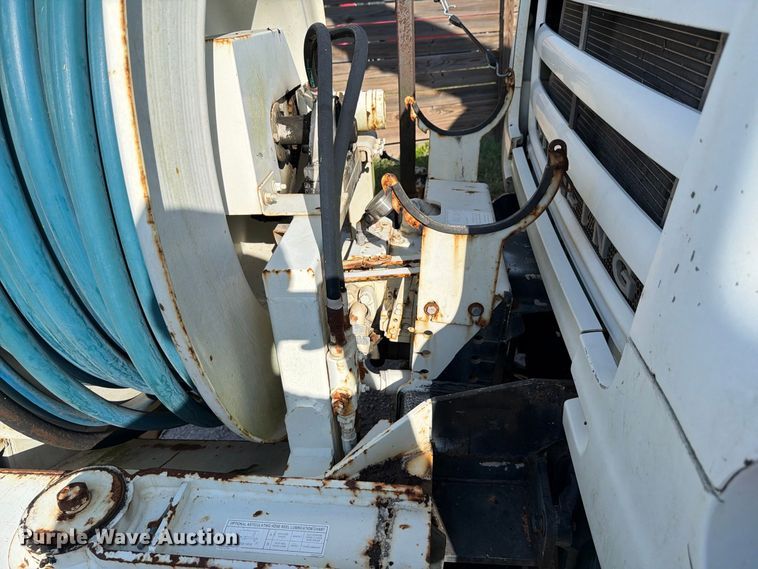 image for item DV7311 2003 Sterling Truck L7500 Series sewer jetter truck