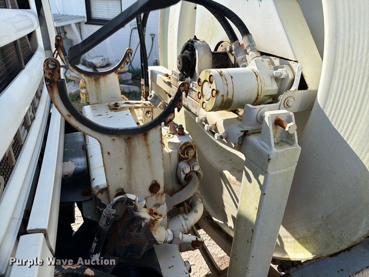 image for item DV7311 2003 Sterling Truck L7500 Series sewer jetter truck