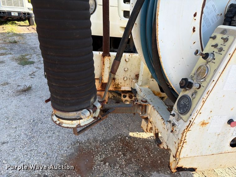image for item DV7311 2003 Sterling Truck L7500 Series sewer jetter truck