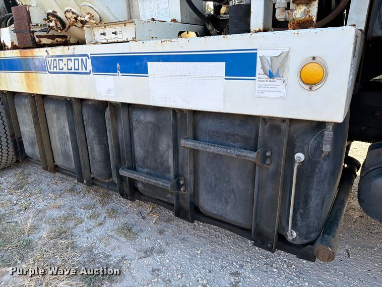 image for item DV7311 2003 Sterling Truck L7500 Series sewer jetter truck