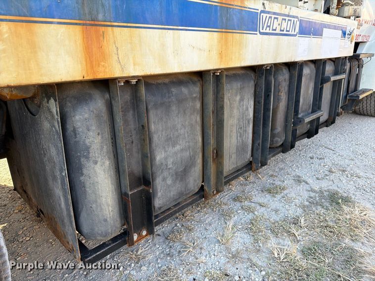 image for item DV7311 2003 Sterling Truck L7500 Series sewer jetter truck