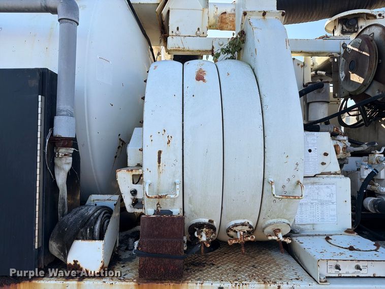 image for item DV7311 2003 Sterling Truck L7500 Series sewer jetter truck