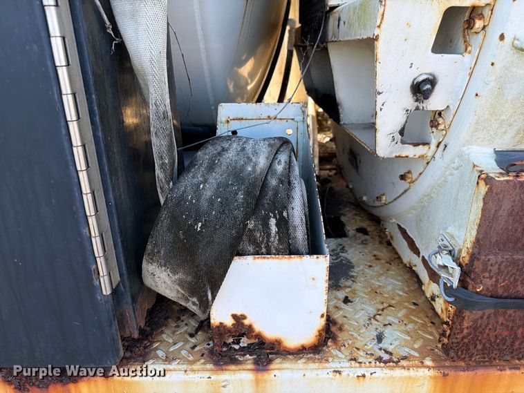 image for item DV7311 2003 Sterling Truck L7500 Series sewer jetter truck