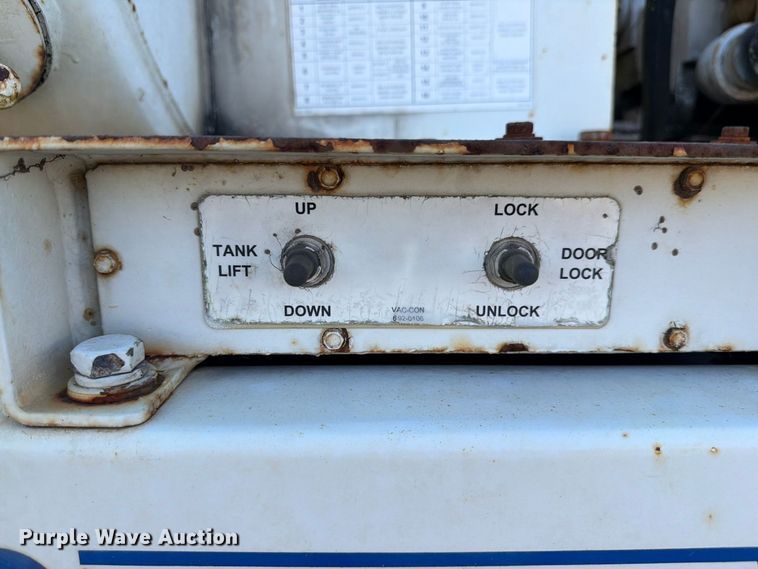 image for item DV7311 2003 Sterling Truck L7500 Series sewer jetter truck