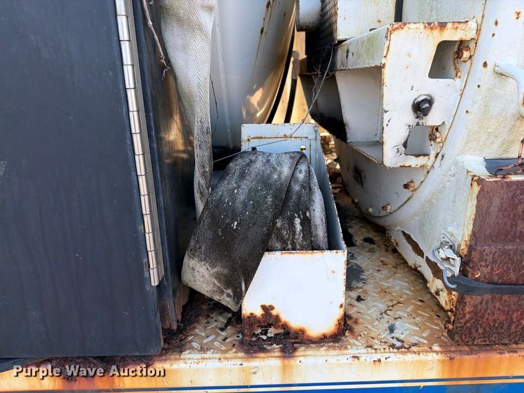 image for item DV7311 2003 Sterling Truck L7500 Series sewer jetter truck