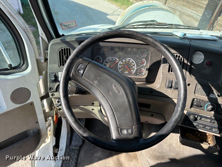 image for item DV7311 2003 Sterling Truck L7500 Series sewer jetter truck
