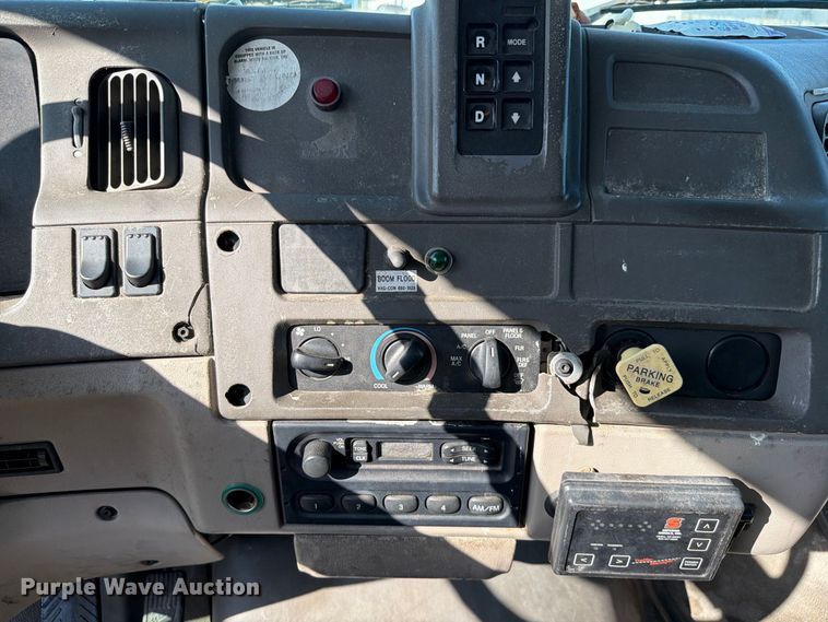 image for item DV7311 2003 Sterling Truck L7500 Series sewer jetter truck