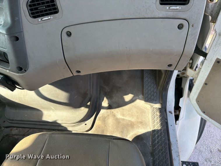 image for item DV7311 2003 Sterling Truck L7500 Series sewer jetter truck