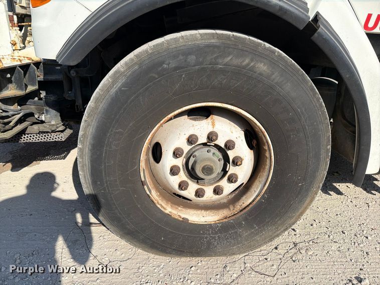 image for item DV7311 2003 Sterling Truck L7500 Series sewer jetter truck