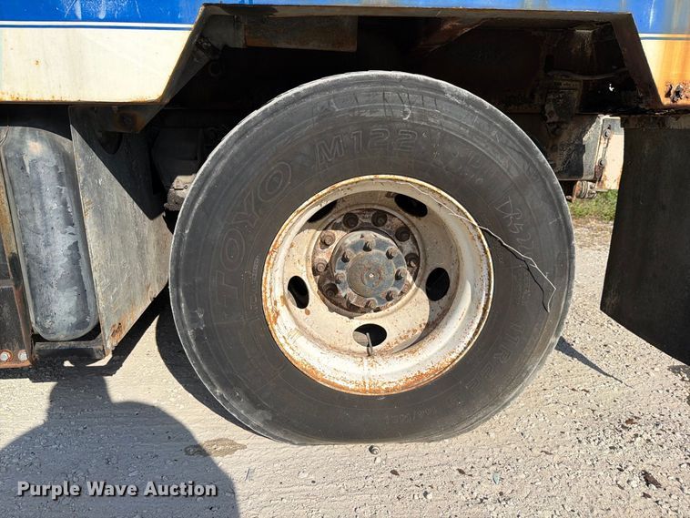image for item DV7311 2003 Sterling Truck L7500 Series sewer jetter truck