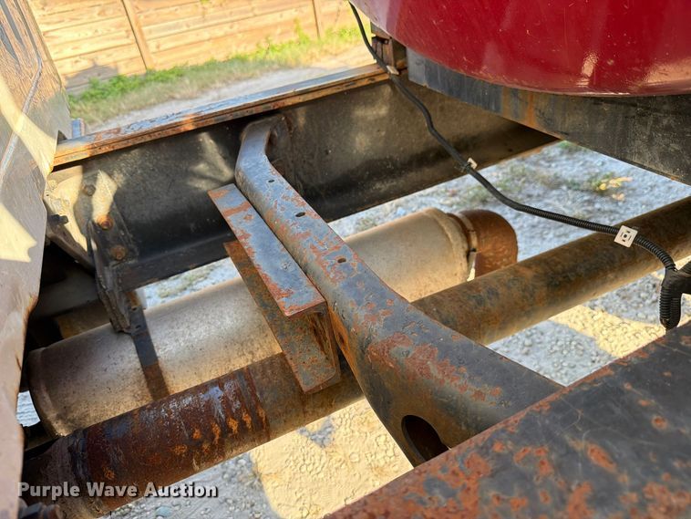 image for item DV7312 2000 International 4900 vacuum truck