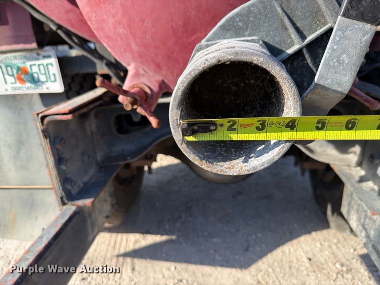 image for item DV7312 2000 International 4900 vacuum truck