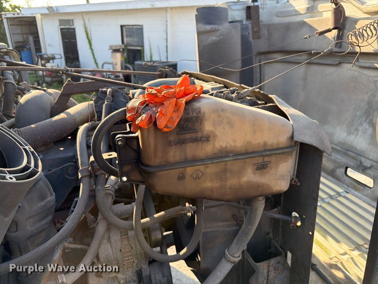 image for item DV7312 2000 International 4900 vacuum truck
